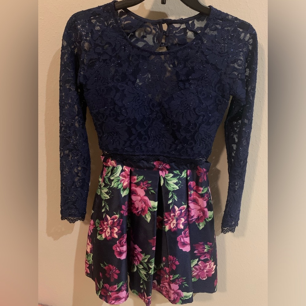Size 1 Juniors Formal Two Piece Dress Navy Floral